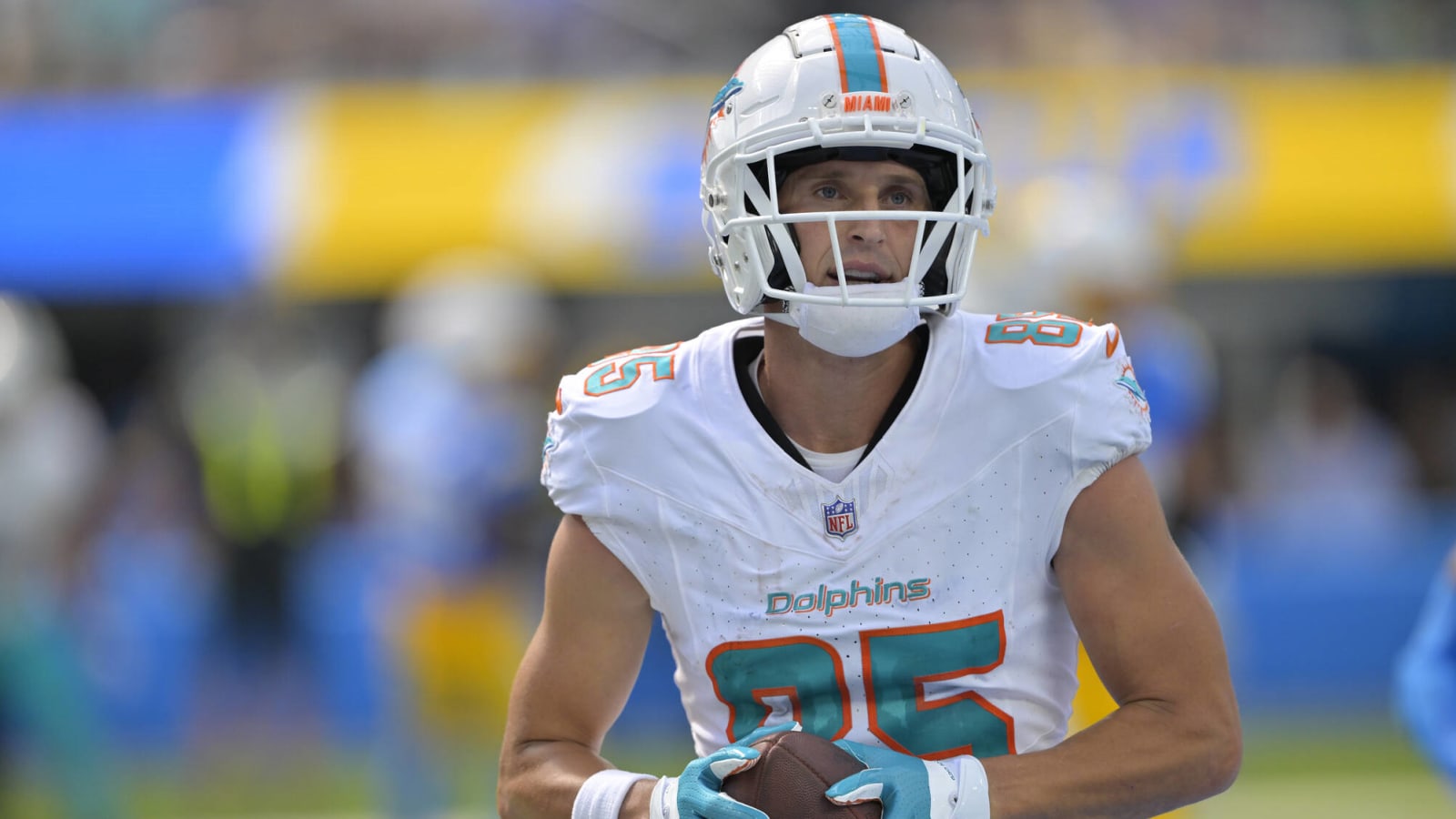 Dolphins lose two WRs for at least four weeks