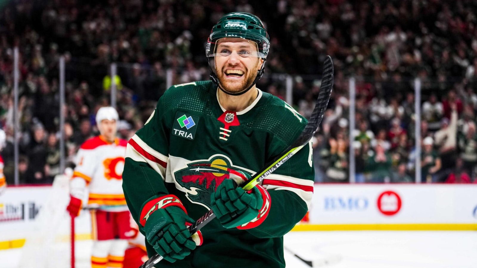 Blackhawks sign Craig Smith and Pat Maroon to one-year contracts