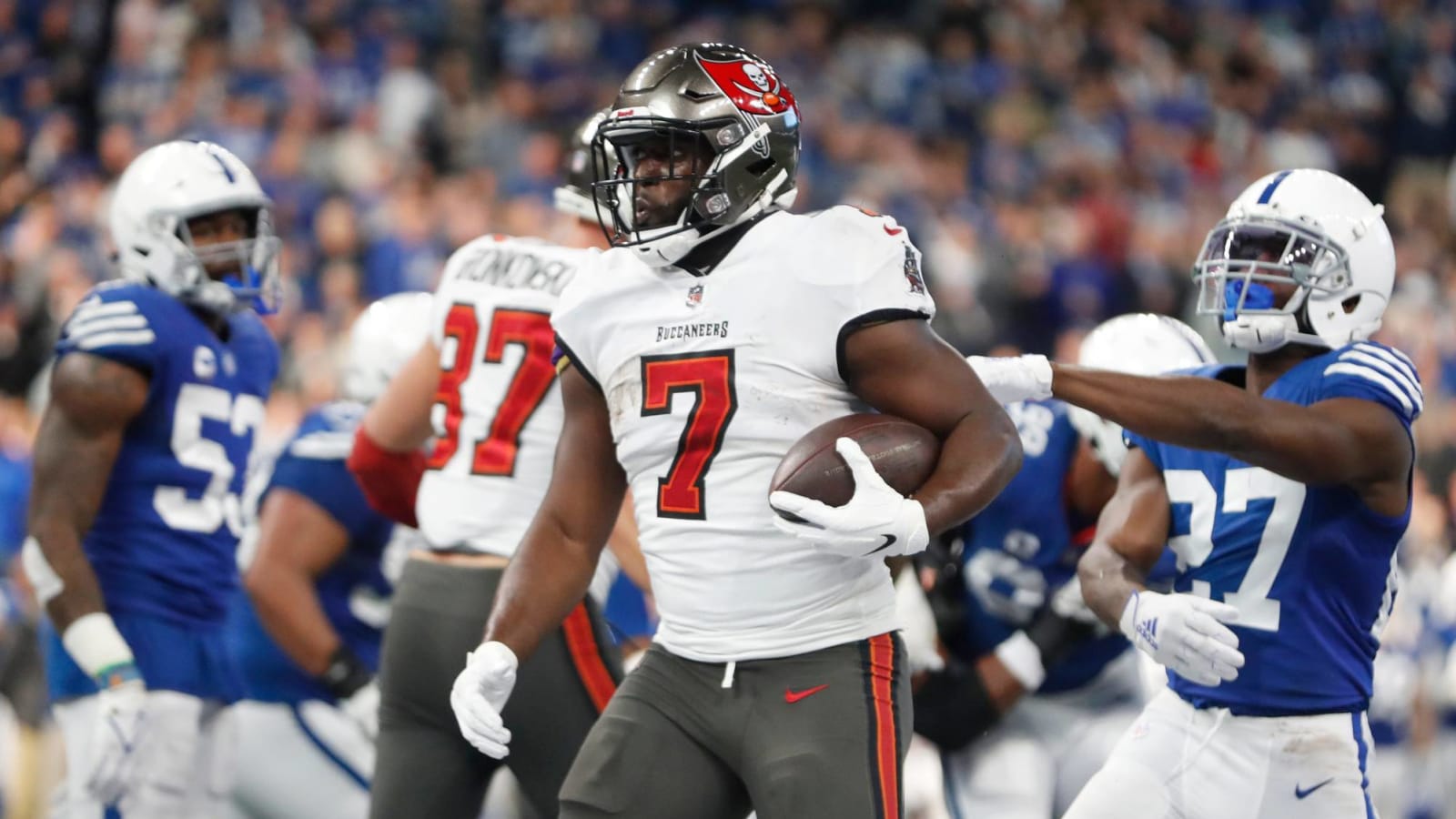 Bucs RB Leonard Fournette caps four-TD day with game winner vs. Colts