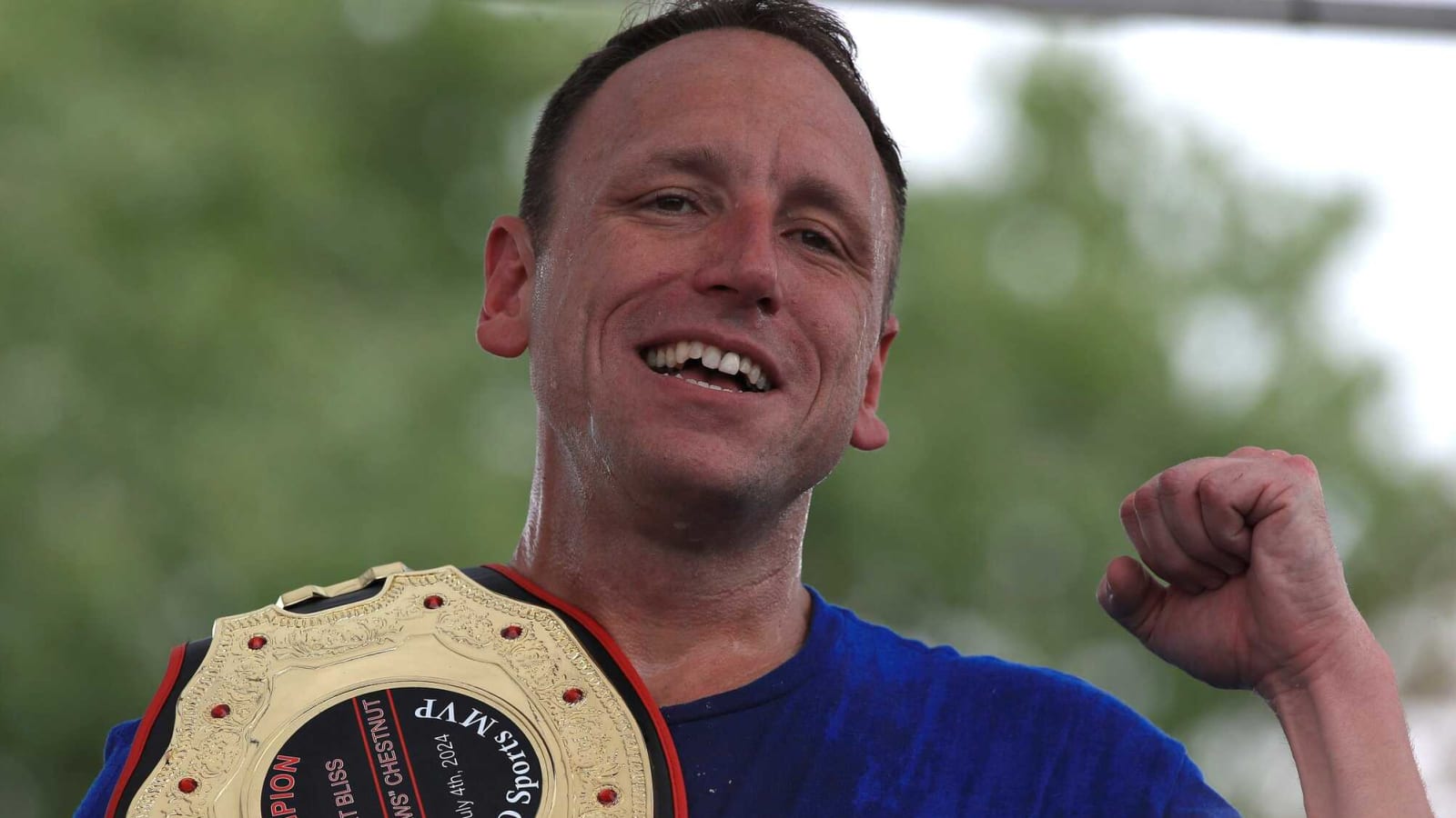Joey Chestnut Imitates Wilt Chamberlain After Eating Crazy Number of Chicken Wings