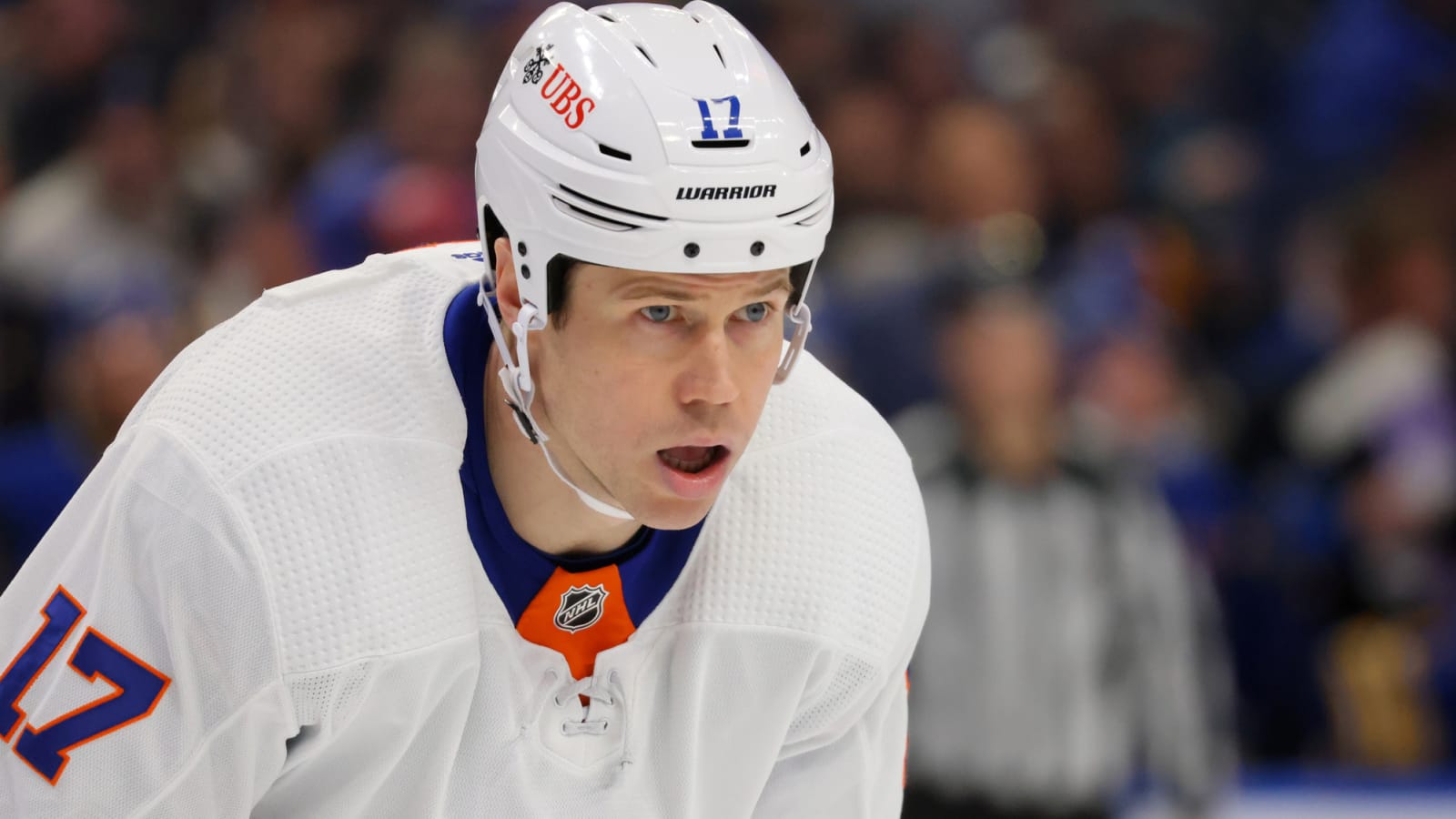Islanders sign veteran left winger to PTO