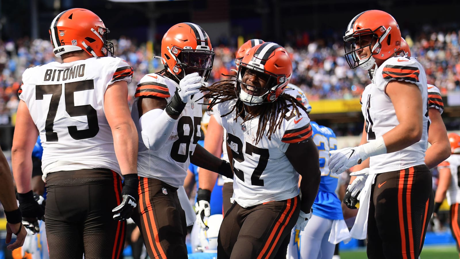 Browns make wrong kind of history in loss to the Chargers