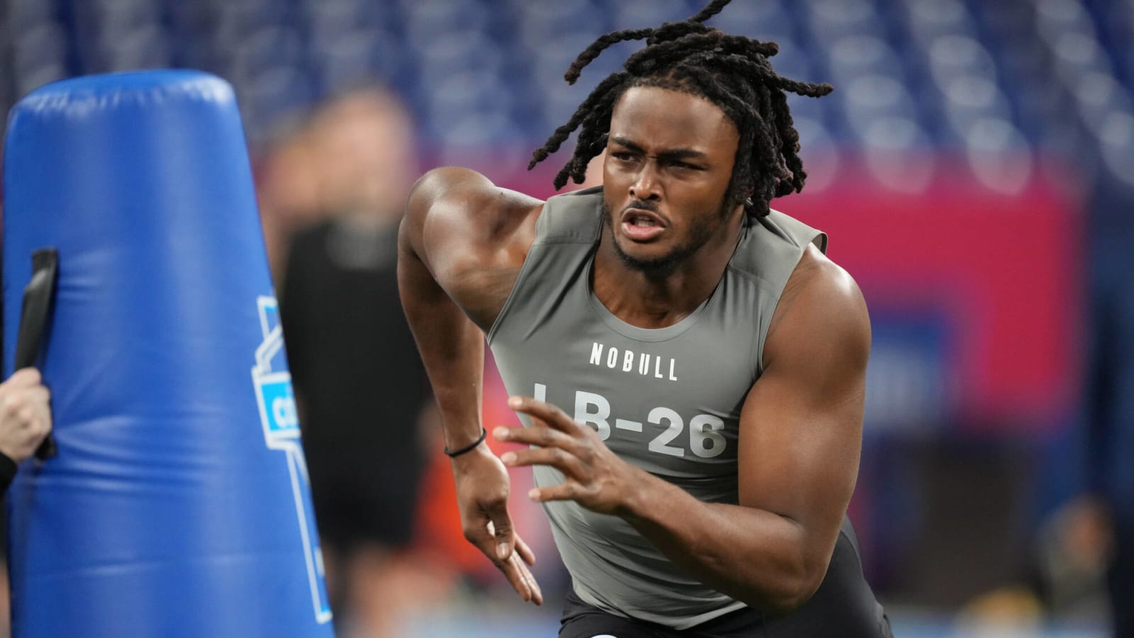 Chicago Bears 2024 NFL Draft argument Alabama defensive end Dallas Turner