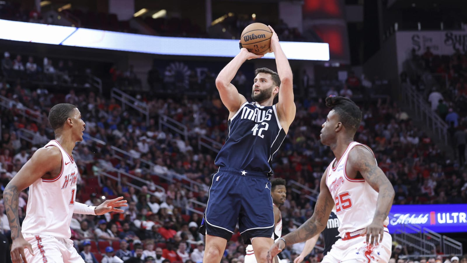 Dallas Mavericks Provide Brutal Injury Update On Maxi Kleber