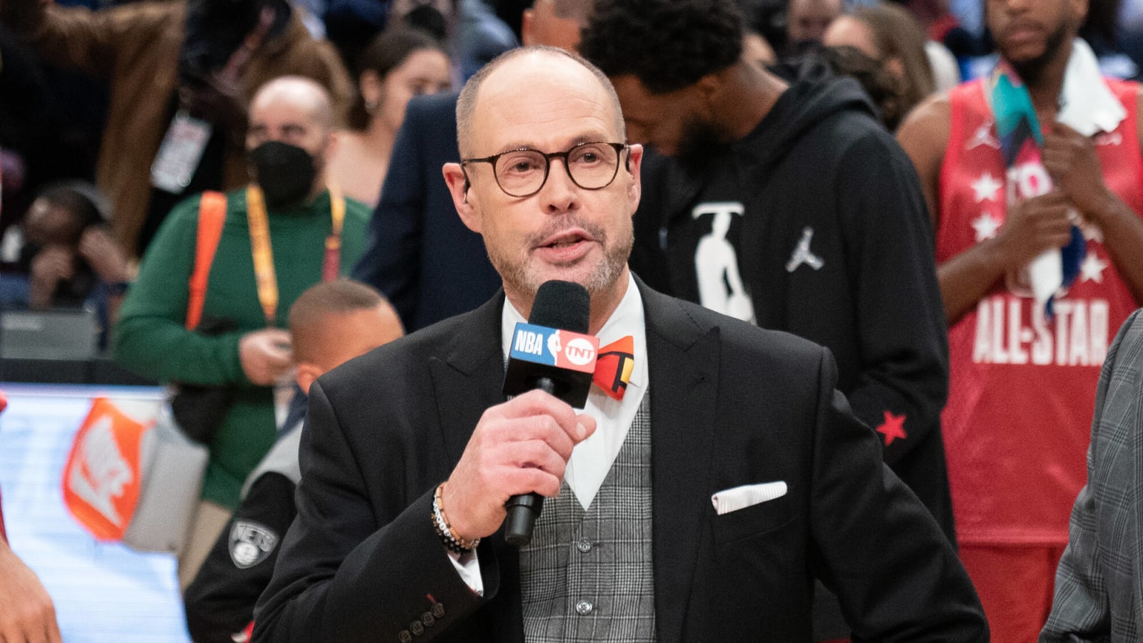 Watch: Ernie Johnson roasts Charles Barkley over Nuggets' game-sealing shot