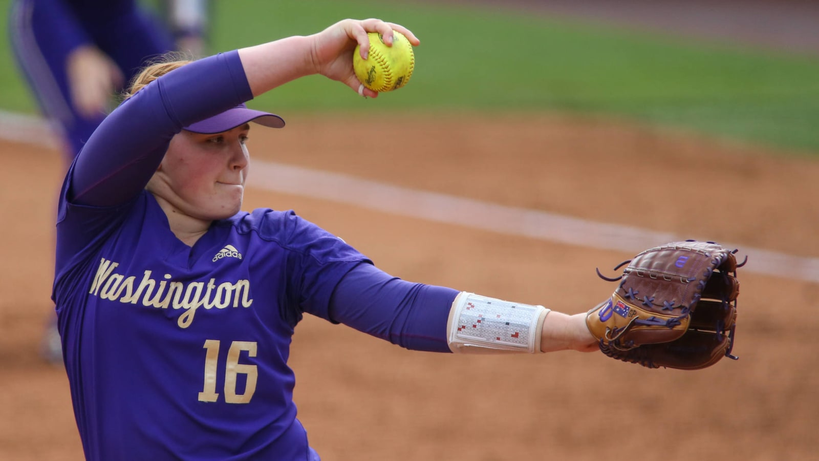 Watch: Washington softball walks out in protest of NCAA Tournament seeding