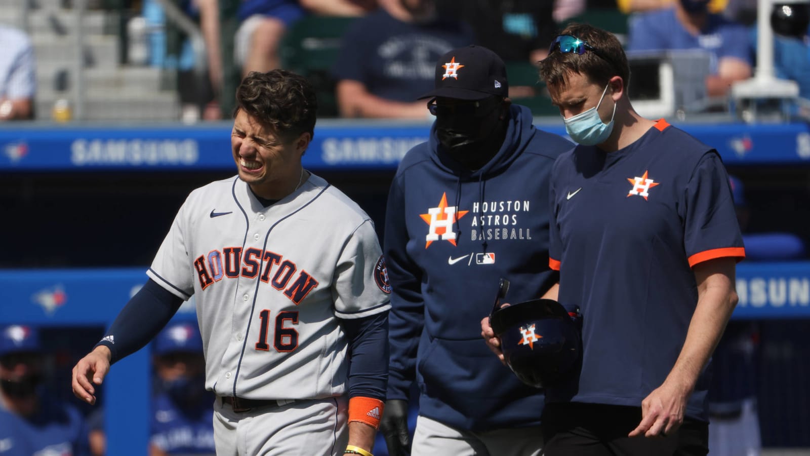 Astros utilityman Aledmys Diaz out six to eight weeks with broken hand