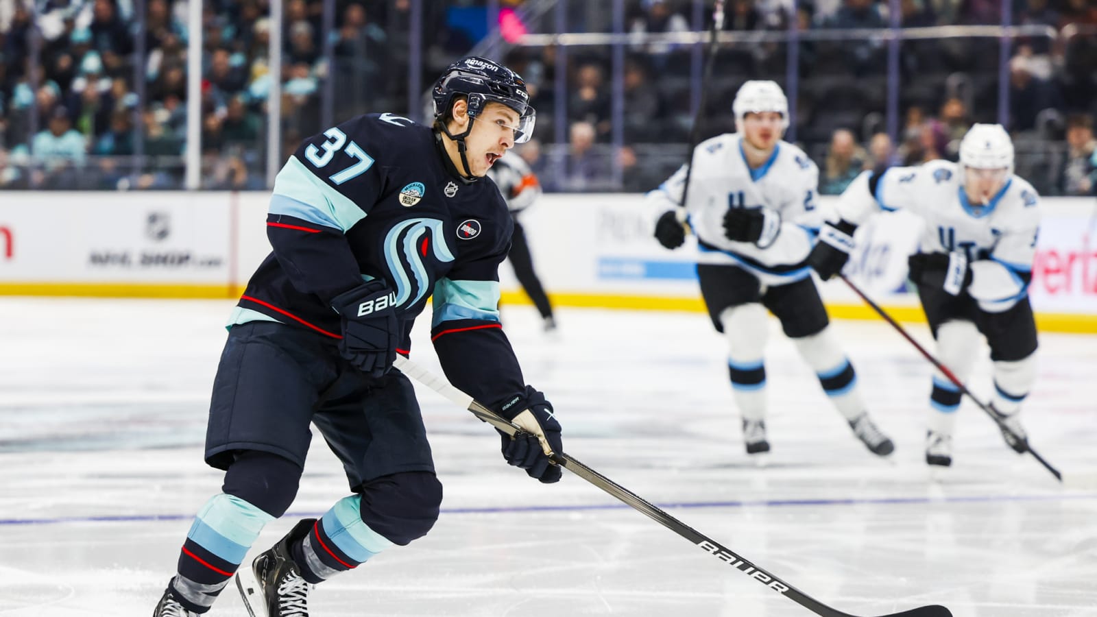 Yanni Gourde Out With Lower-Body Injury, Joey Daccord Progressing