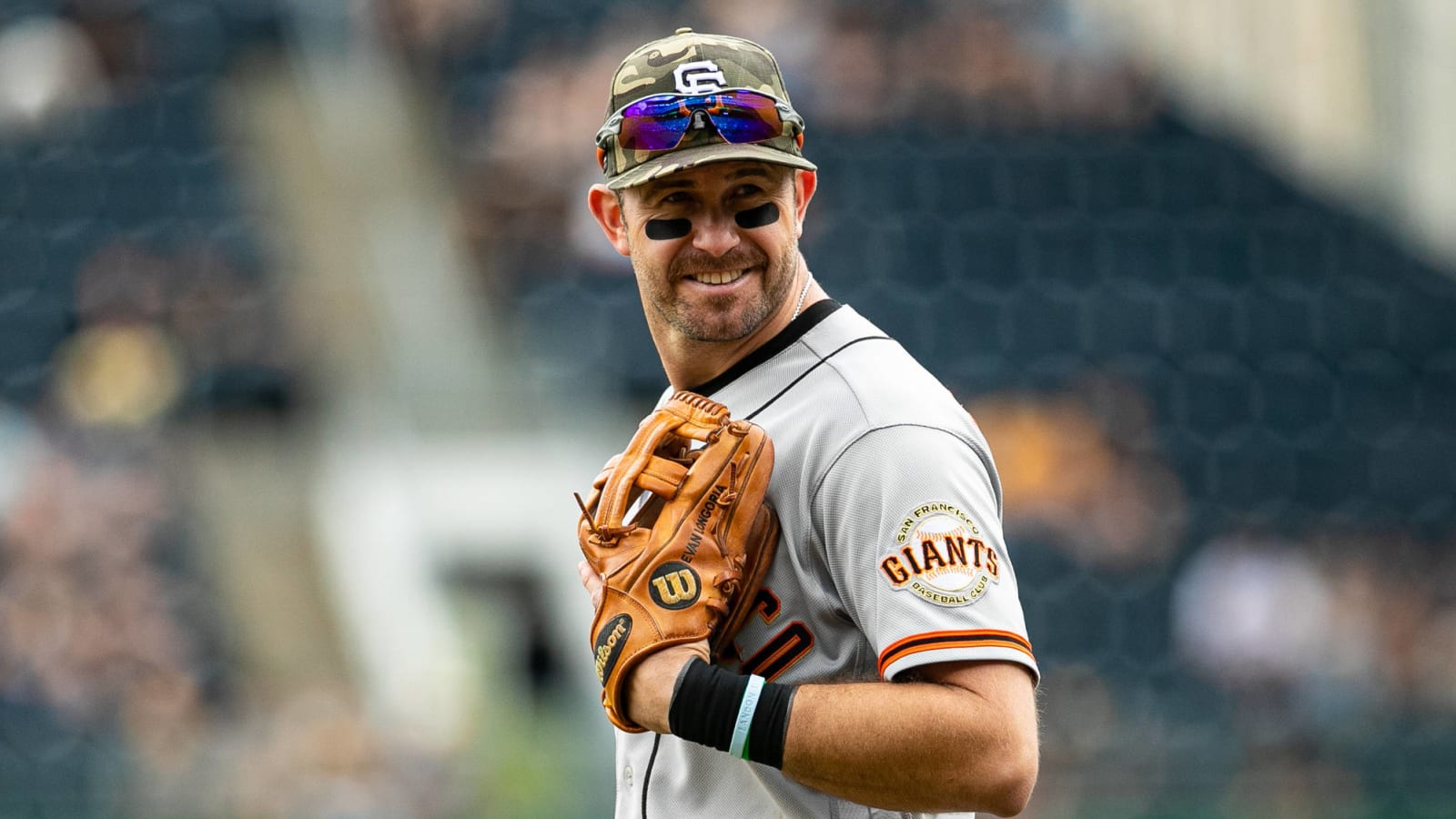 Giants' Evan Longoria Out 4-6 Weeks with Shoulder Injury After On-Field  Collision, News, Scores, Highlights, Stats, and Rumors