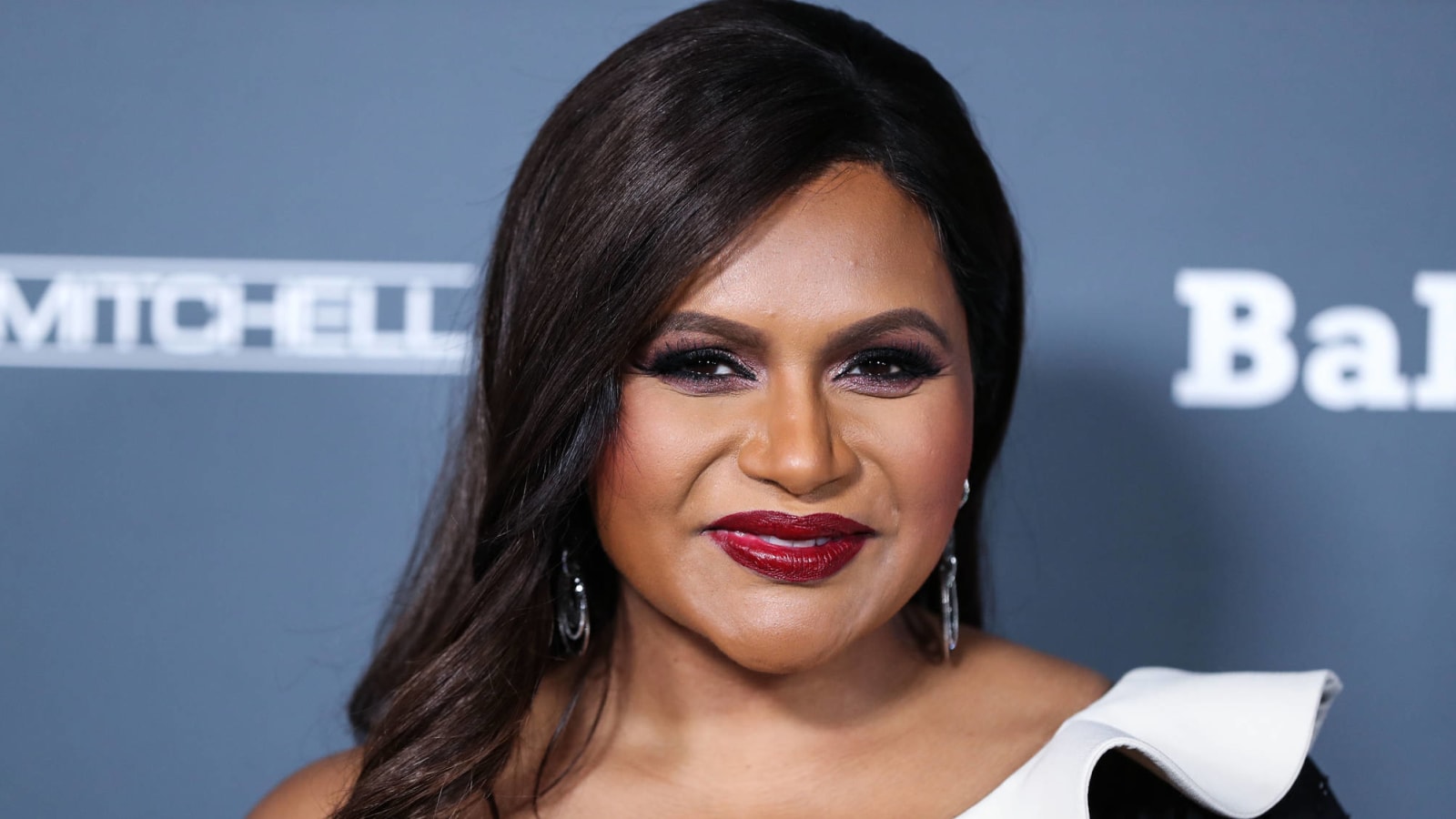 Mindy Kaling finally tries Kelly Kapoor's favorite cocktail from 'The Office'