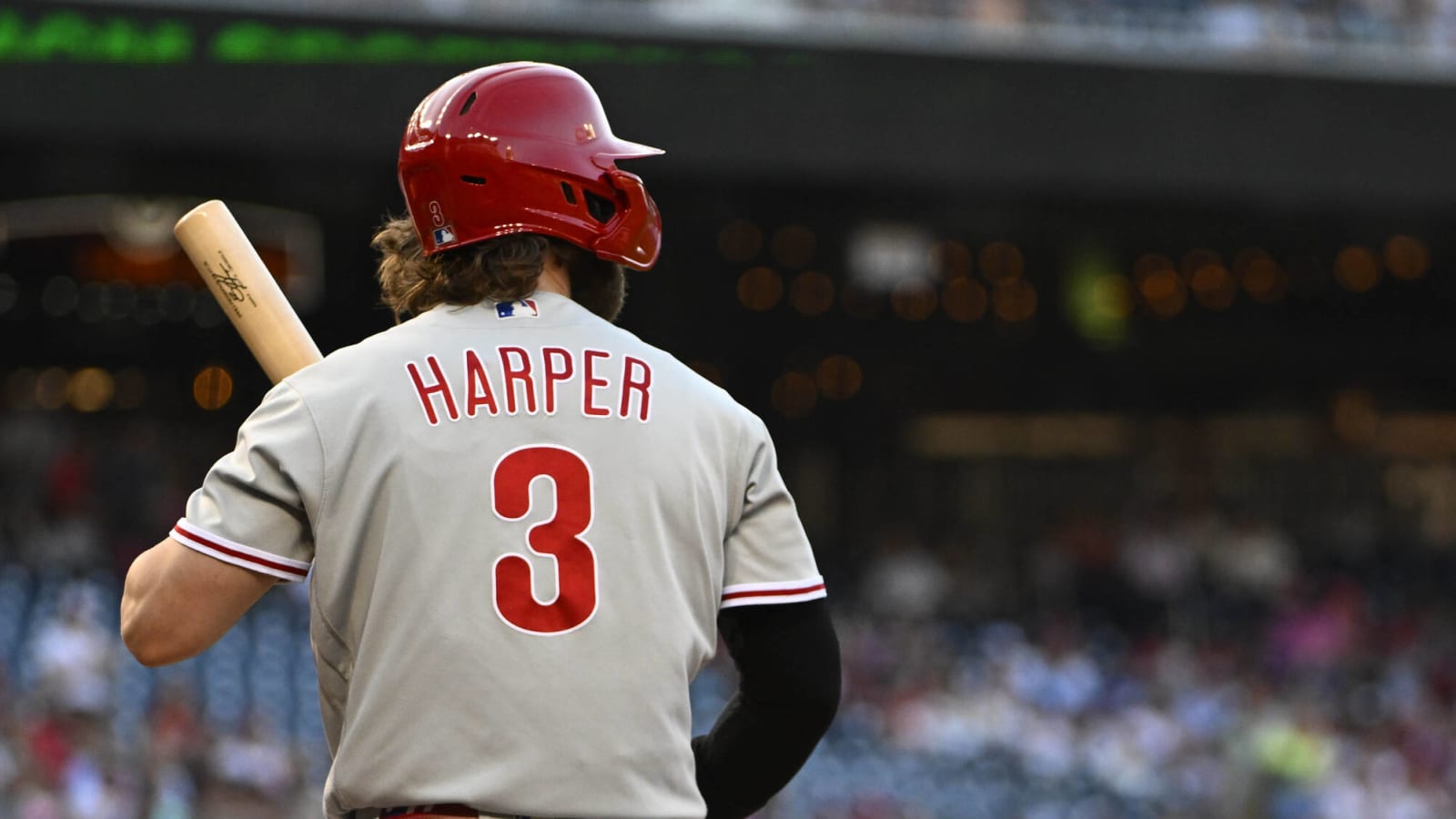 Bryce Harper shares moment with only female player at Little League World Series