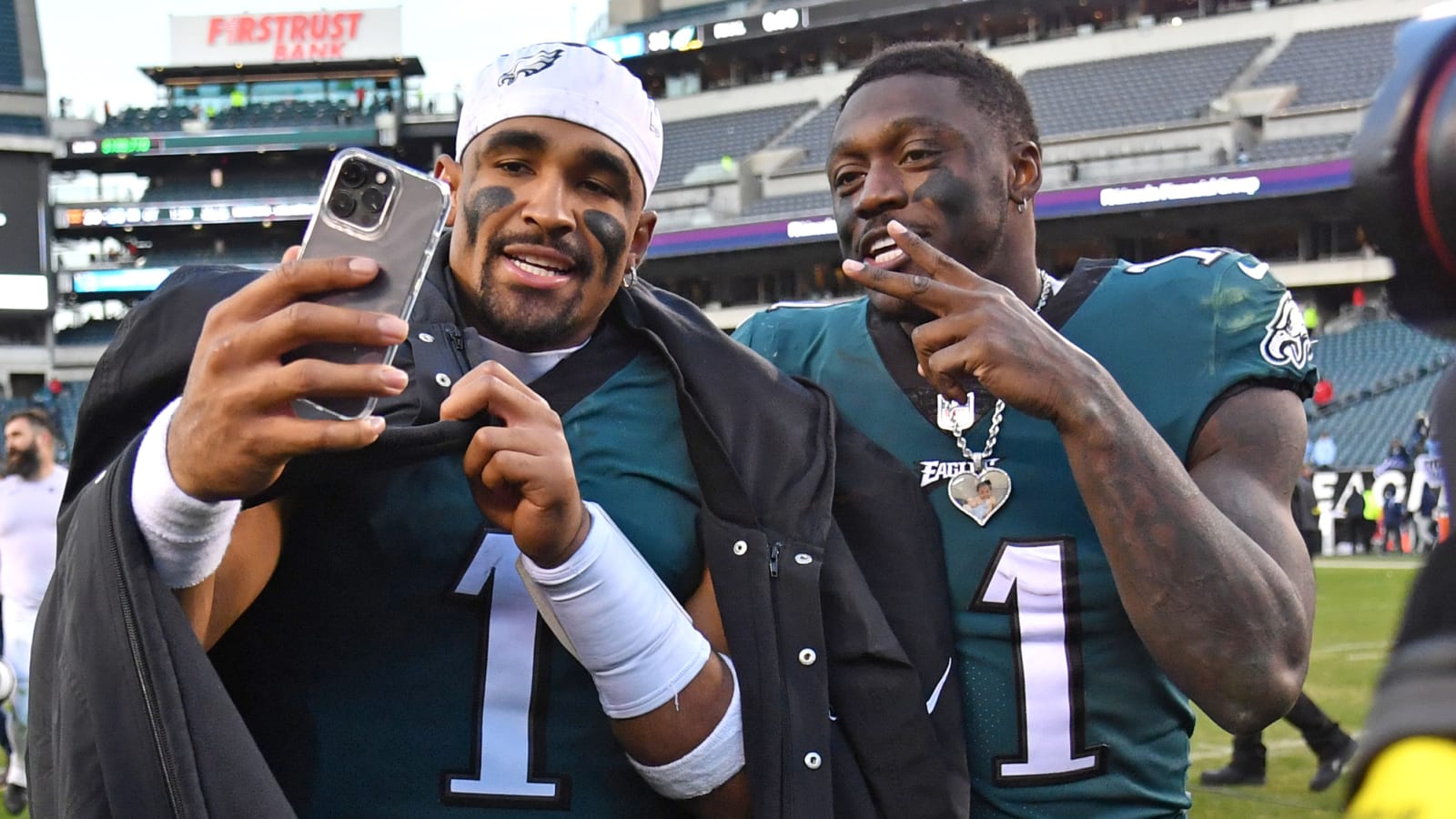 Eagles' Brown opens up about relationship with Hurts after controversy