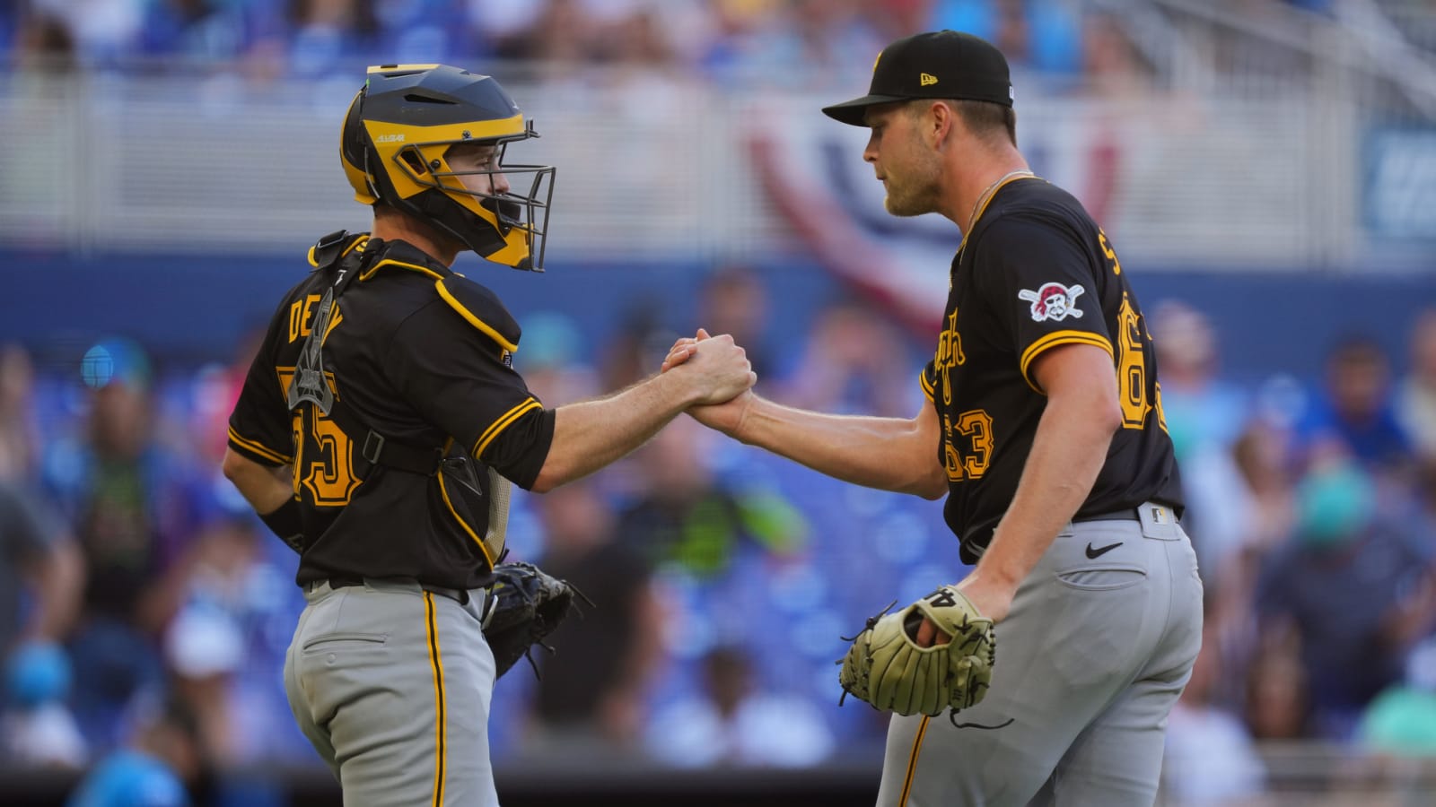 Braves acquire catcher Jason Delay from Pirates