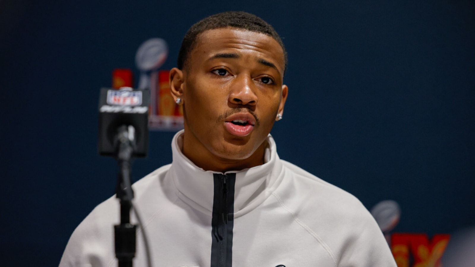 DeVonta Smith names the 2 people who led him to choose Alabama