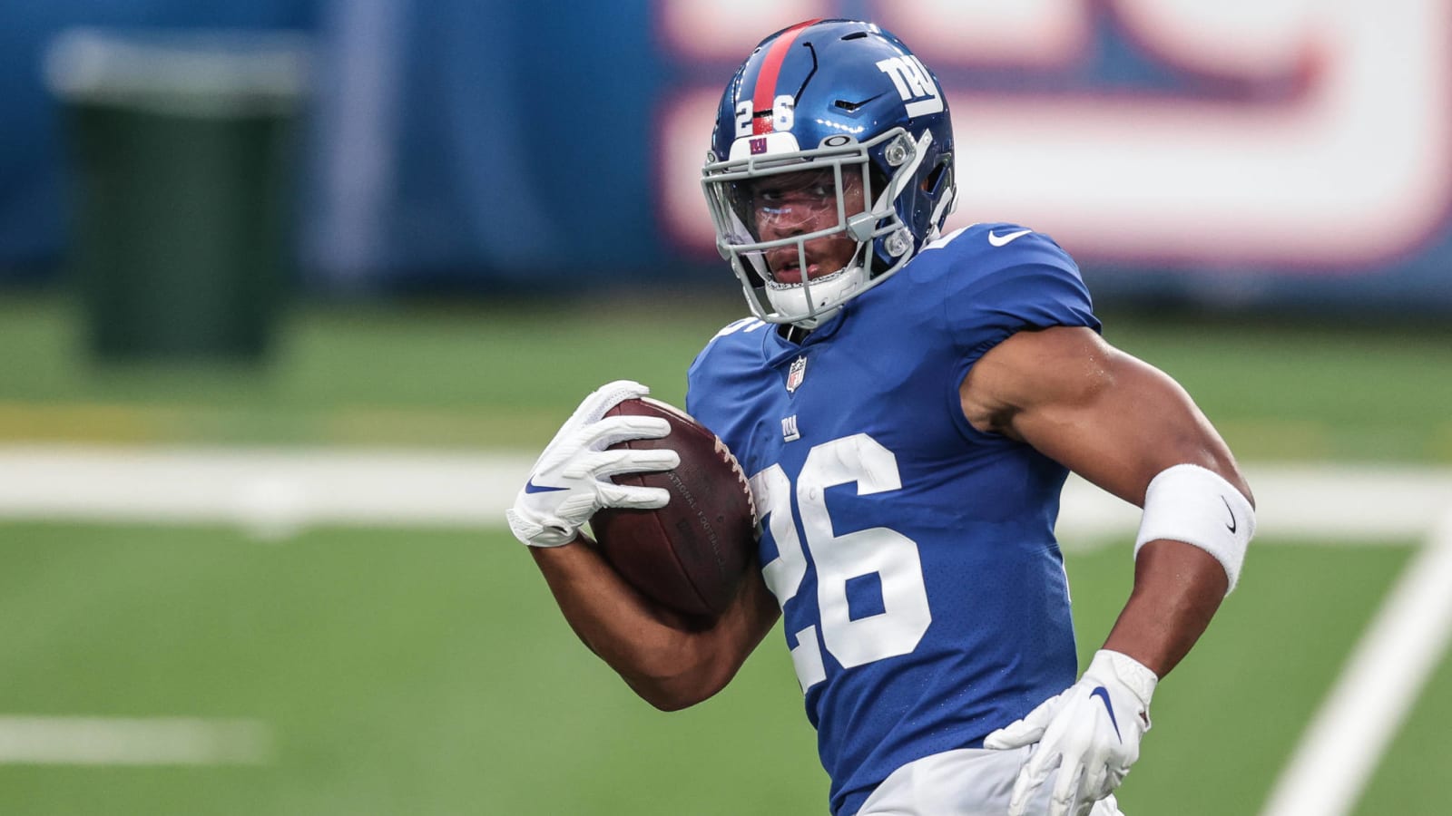 Giants thinking 'long term,' won't rush Saquon Barkley back