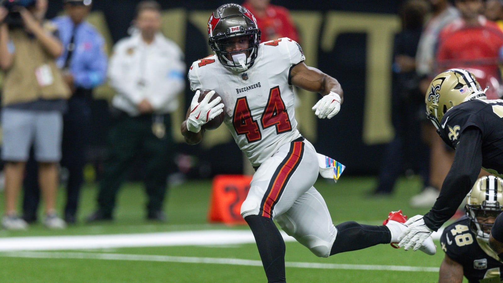 Bucs’ Usage Of Sean Tucker vs. Falcons Was … Bizarre