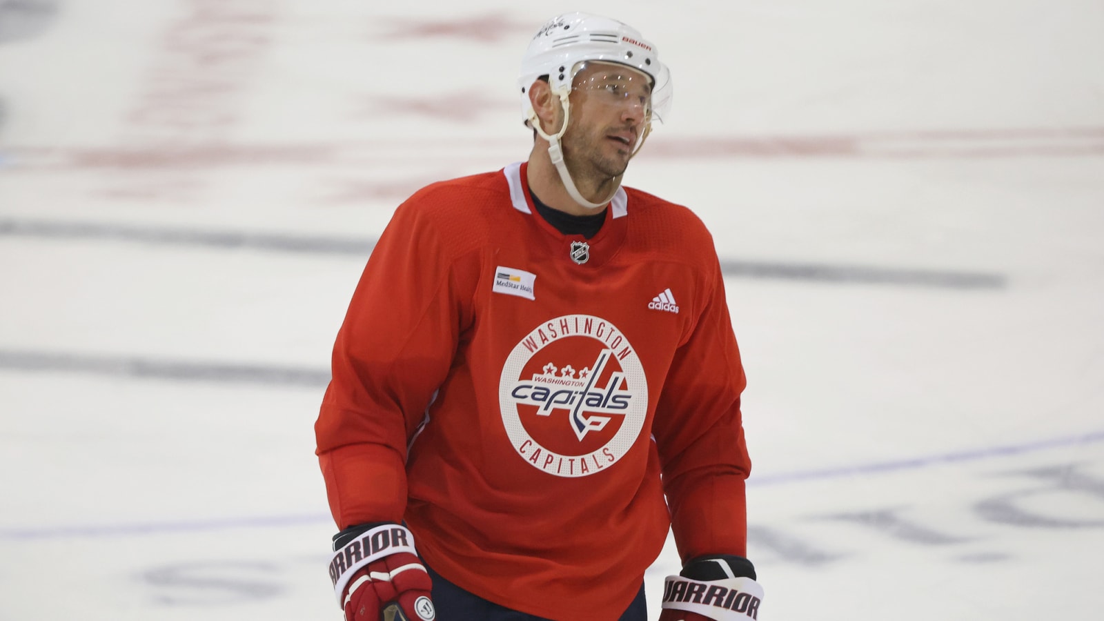 Future Hall-of-Fame 50-Goal Scorer Announces His Retirement Mid-Season