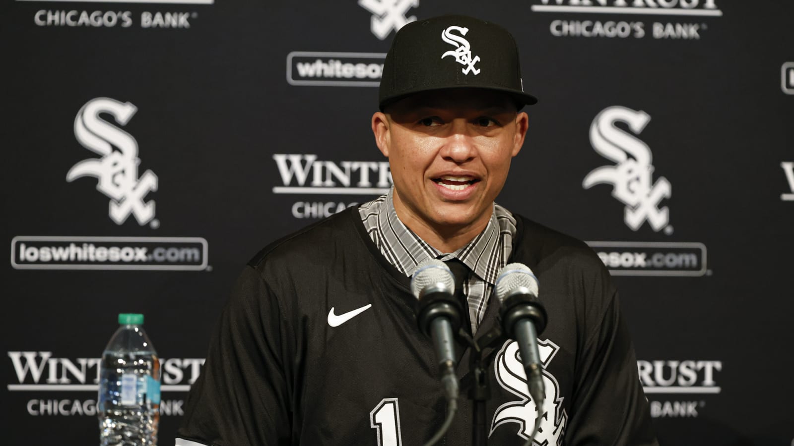 White Sox expected to retain most of 2024 coaching staff