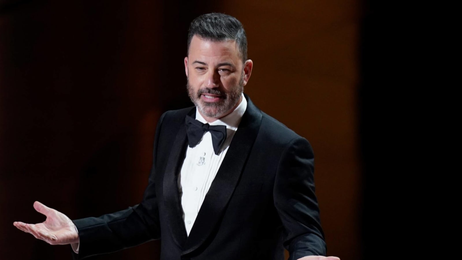 &#39;Broke Boyfriend!&#39; Jimmy Kimmel Jokingly Hates on Travis Kelce and Taylor Swift