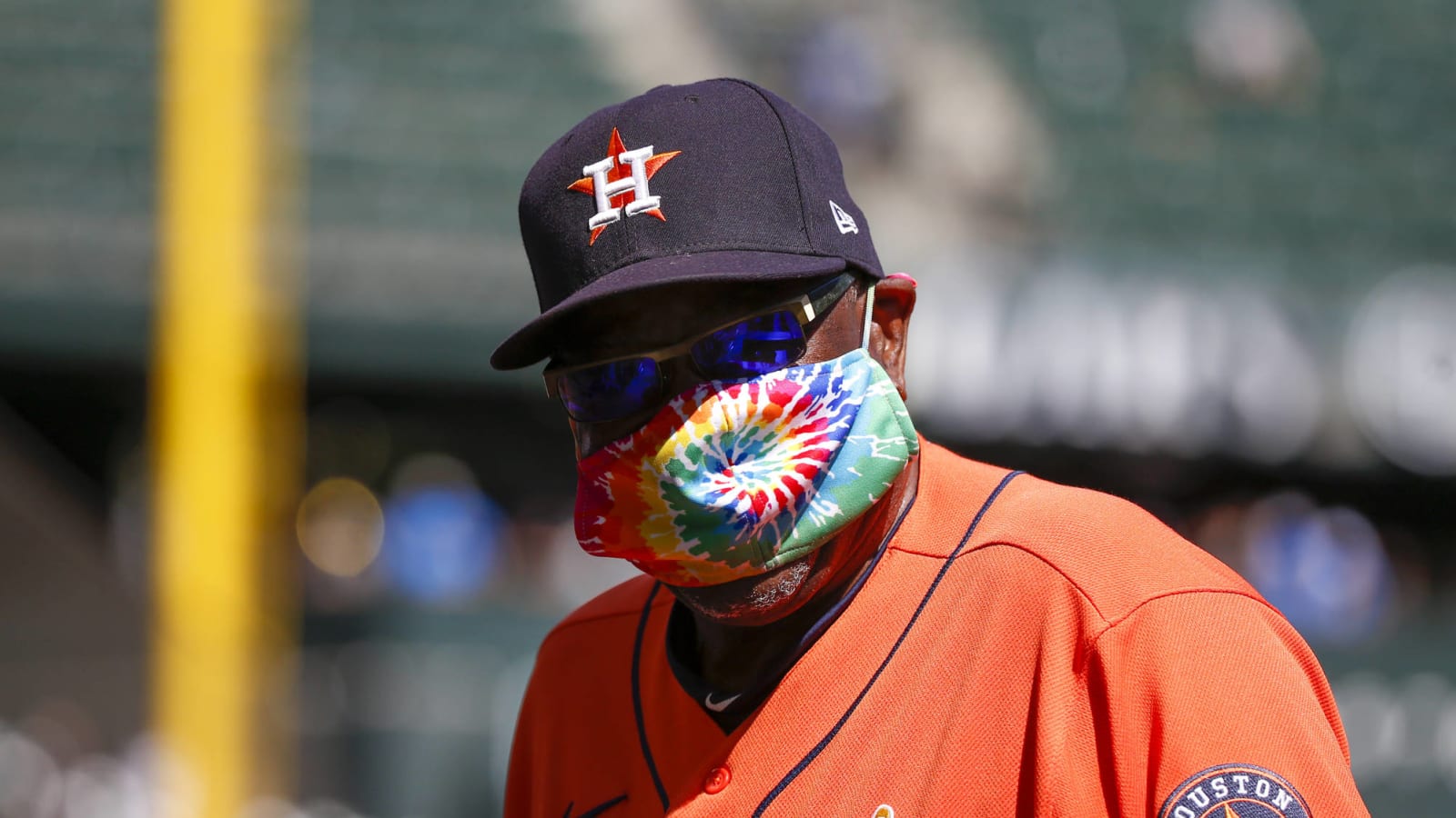 Questionable pitching change burns Astros manager Dusty Baker