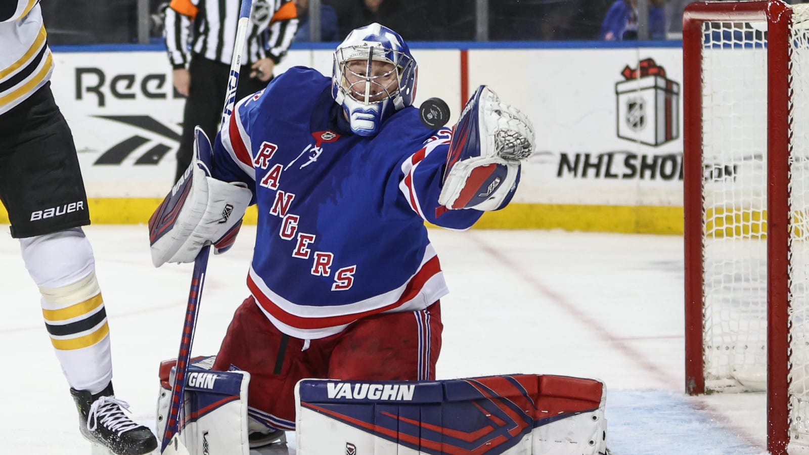 Jonathan Quick Continues to Shine for the Blueshirts