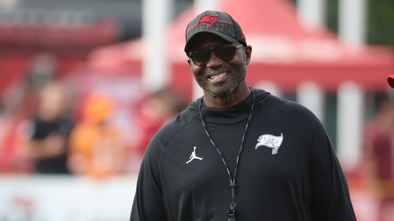 Watch: Todd Bowles comically screams during press conference
