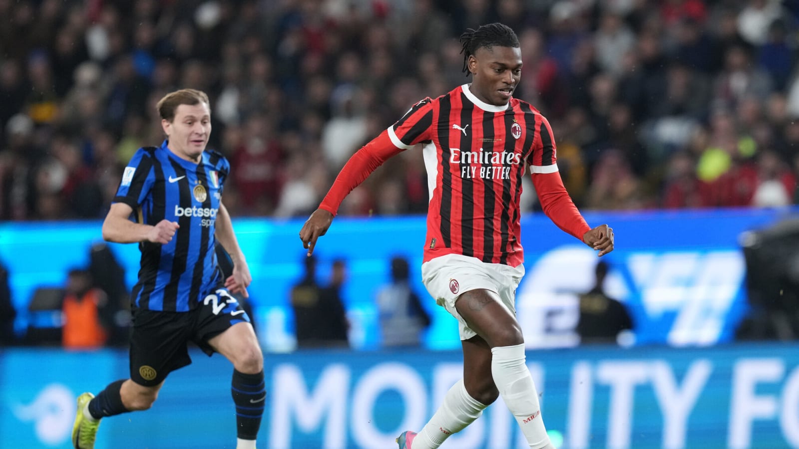 Barcelona identifies Luis Diaz and Rafael Leao as left-wing options amidst Dani Olmo situation
