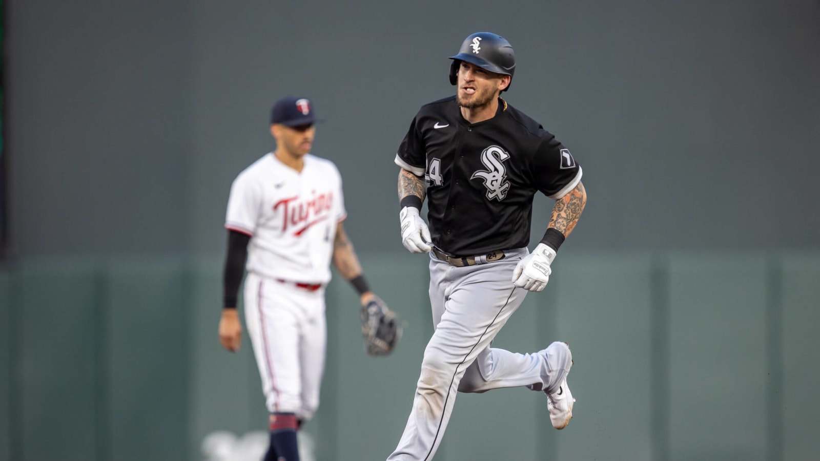 Pirates Agree to Sign Veteran Catcher Yasmani Grandal