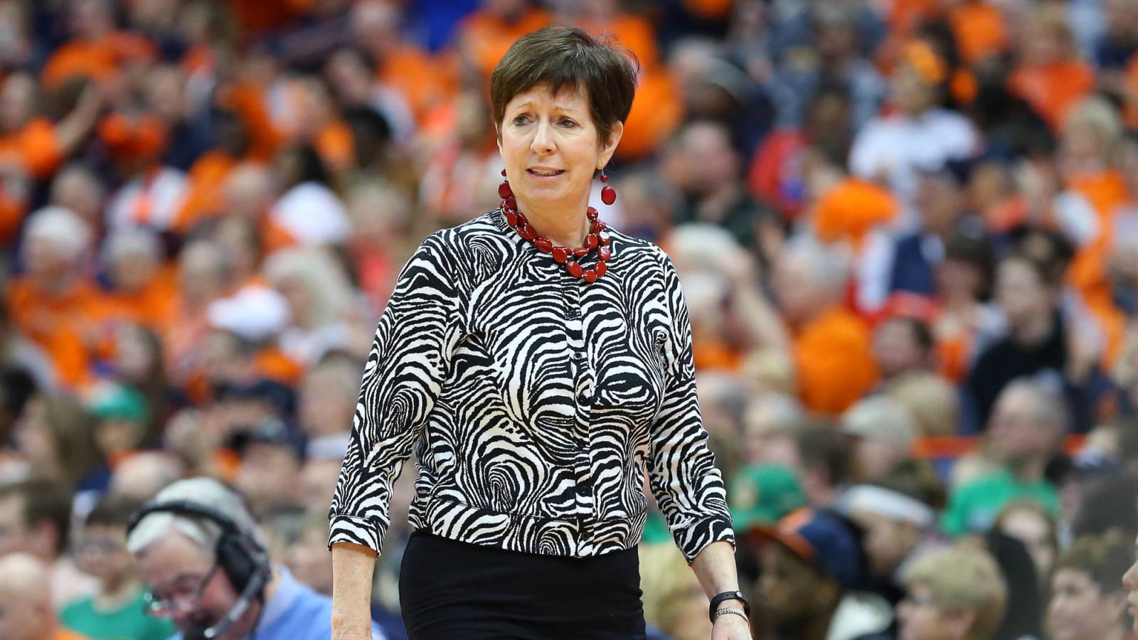 Legendary Notre Dame coach Muffet McGraw steps down