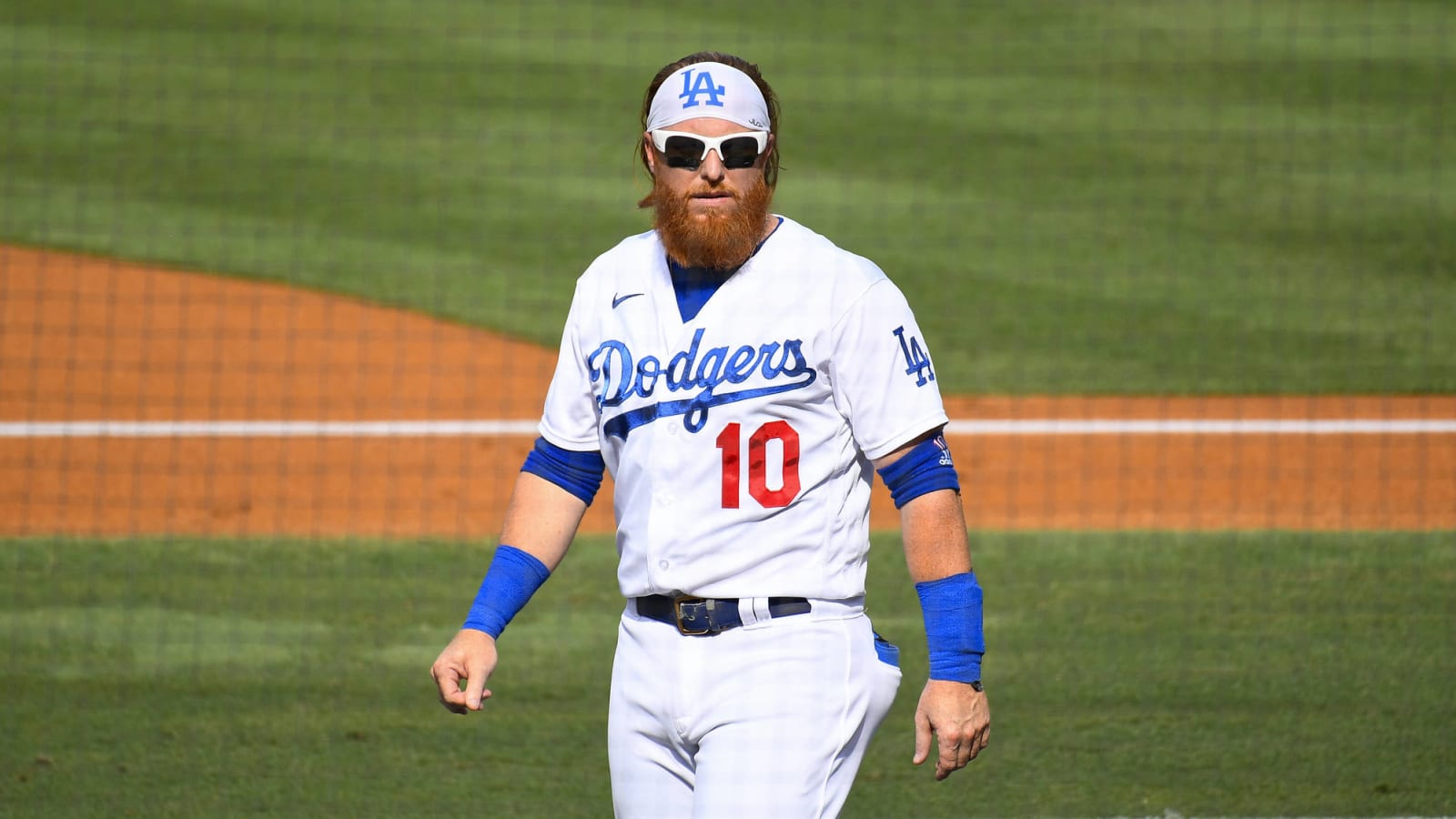 Justin Turner is staying with the Dodgers