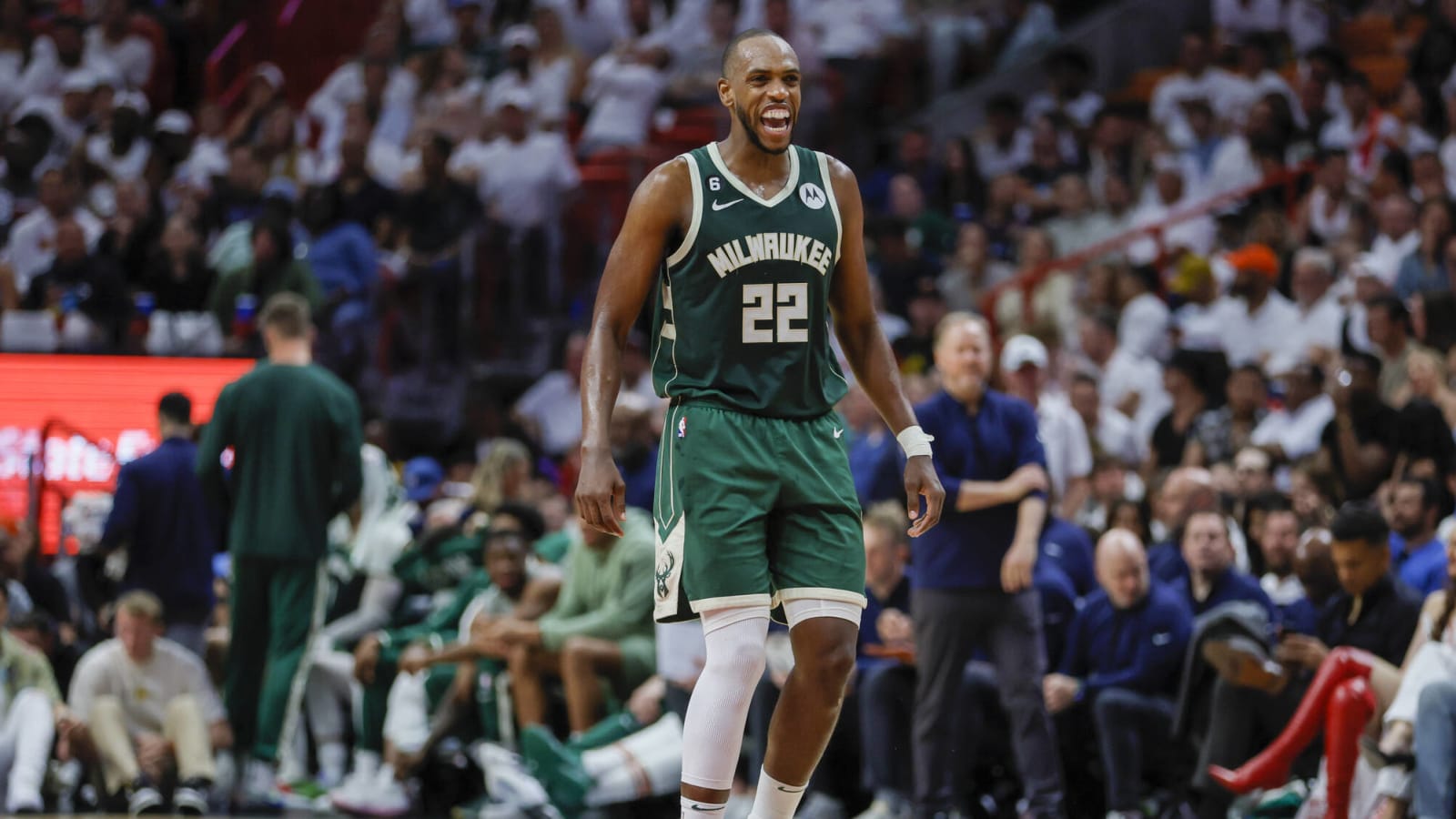 Bucks’ Khris Middleton Expected To Re-Sign Amid Latest Rumors
