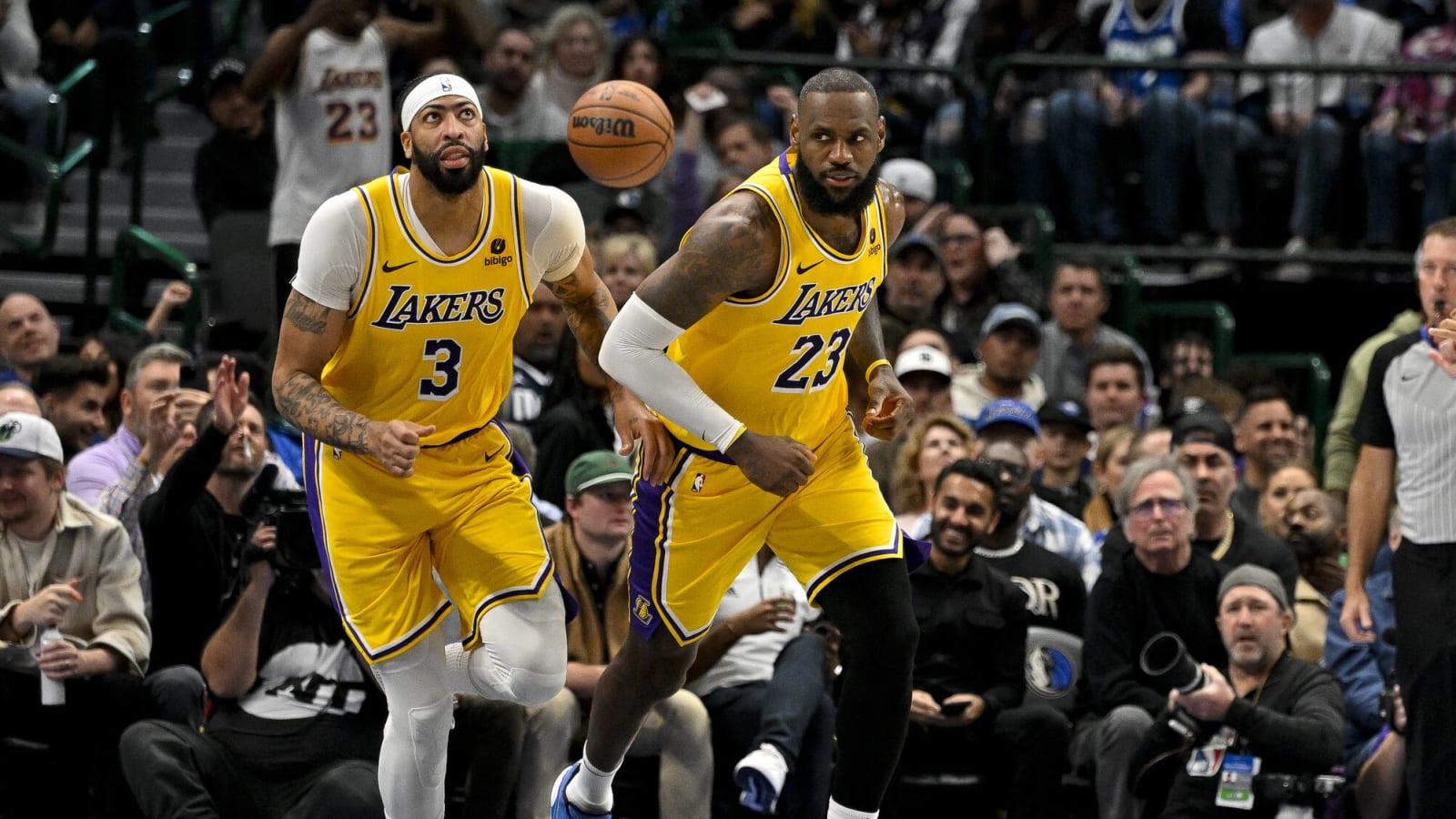 Lakers Injury Report: Anthony Davis Played Through Ailment In Second Half Of Dallas Defeat