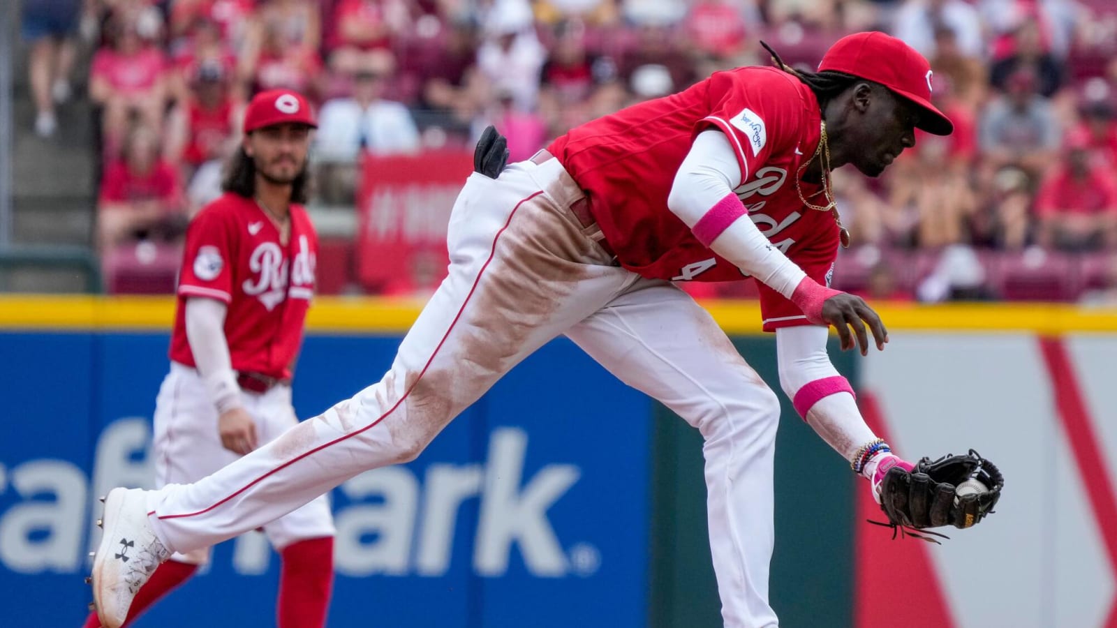 Watch: Reds rookie Elly De La Cruz dazzles with another record-breaking relay throw