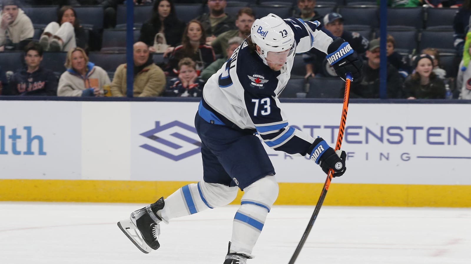 Tyler Toffoli signs contract with Sharks