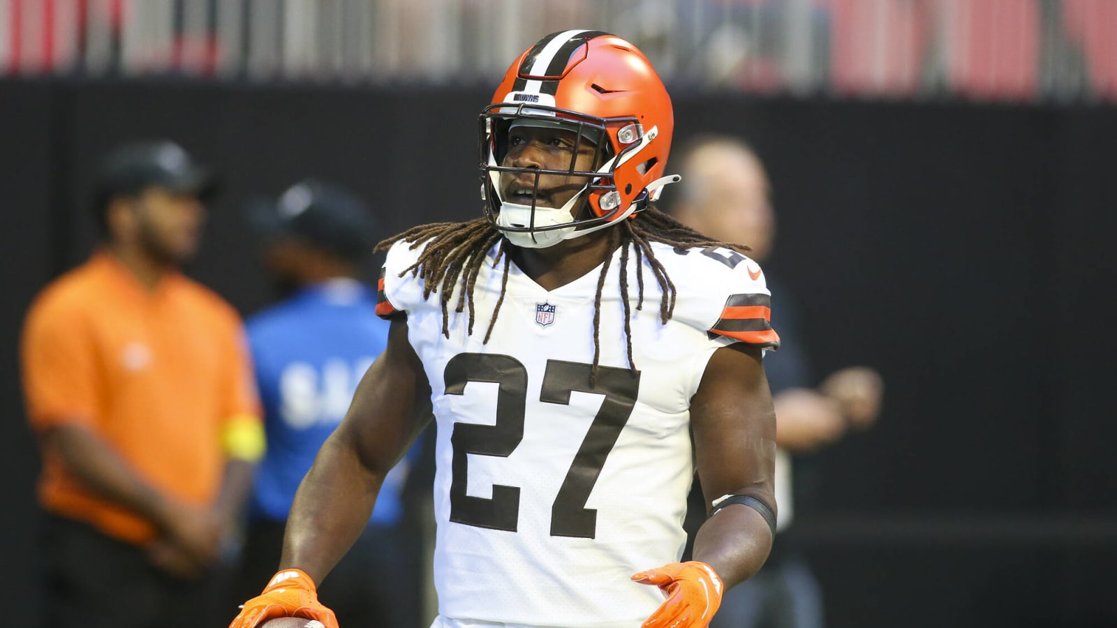 Report: Browns would deal RB Kareem Hunt for a fourth-round pick