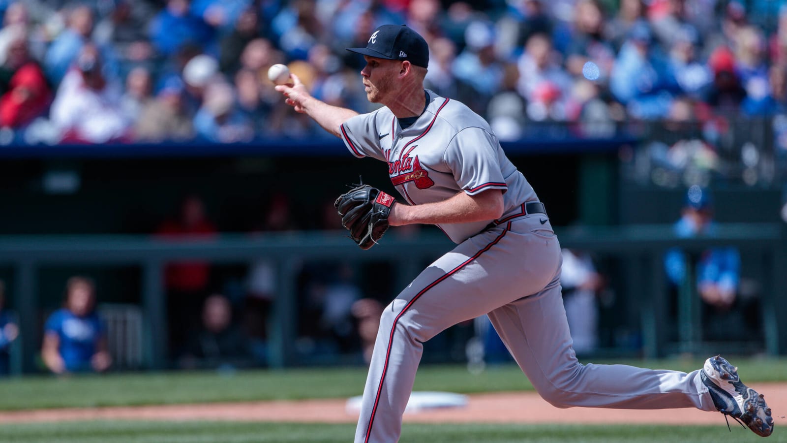 Braves activate Michael Tonkin, option Roddery Muñoz