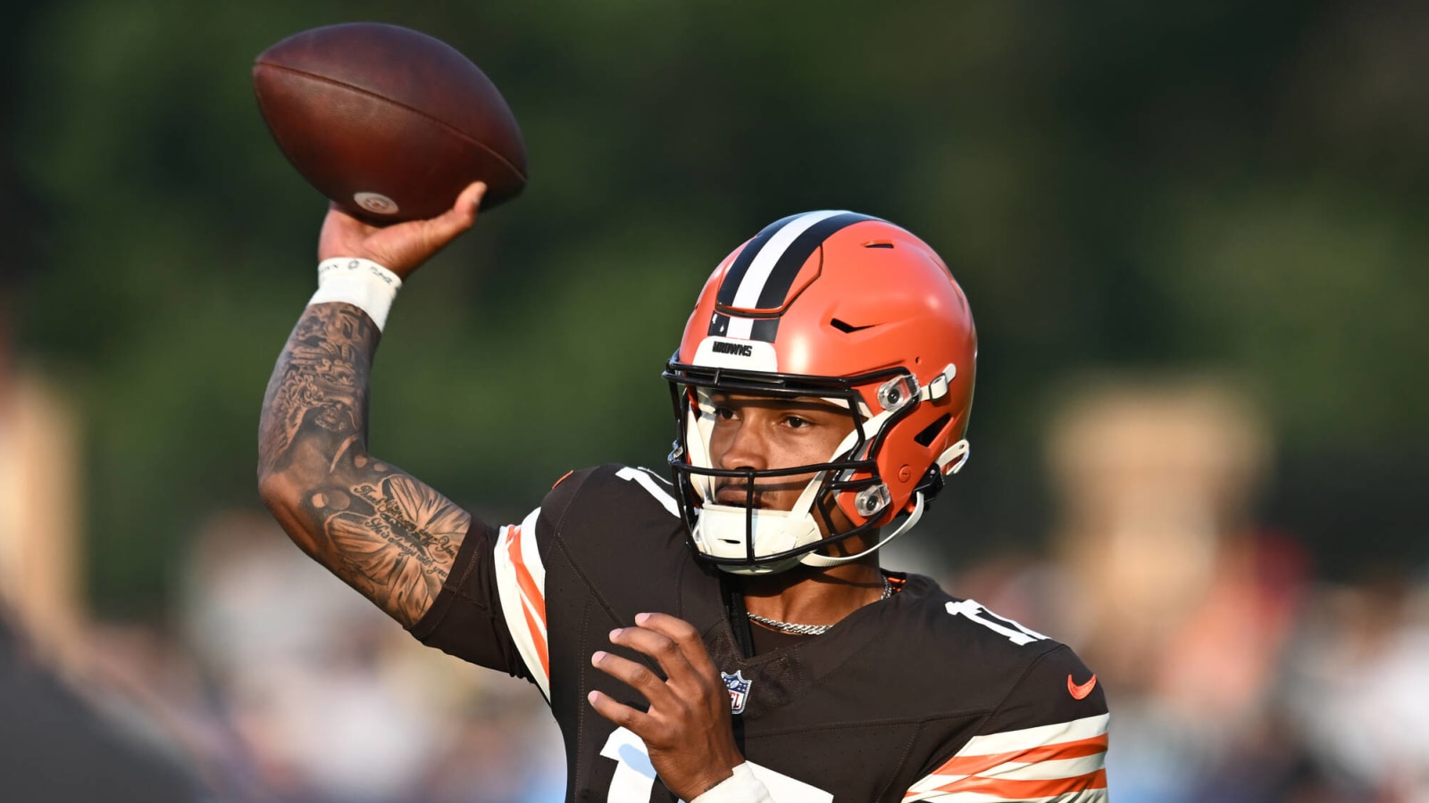 Browns giving rookie QB the start vs. Eagles