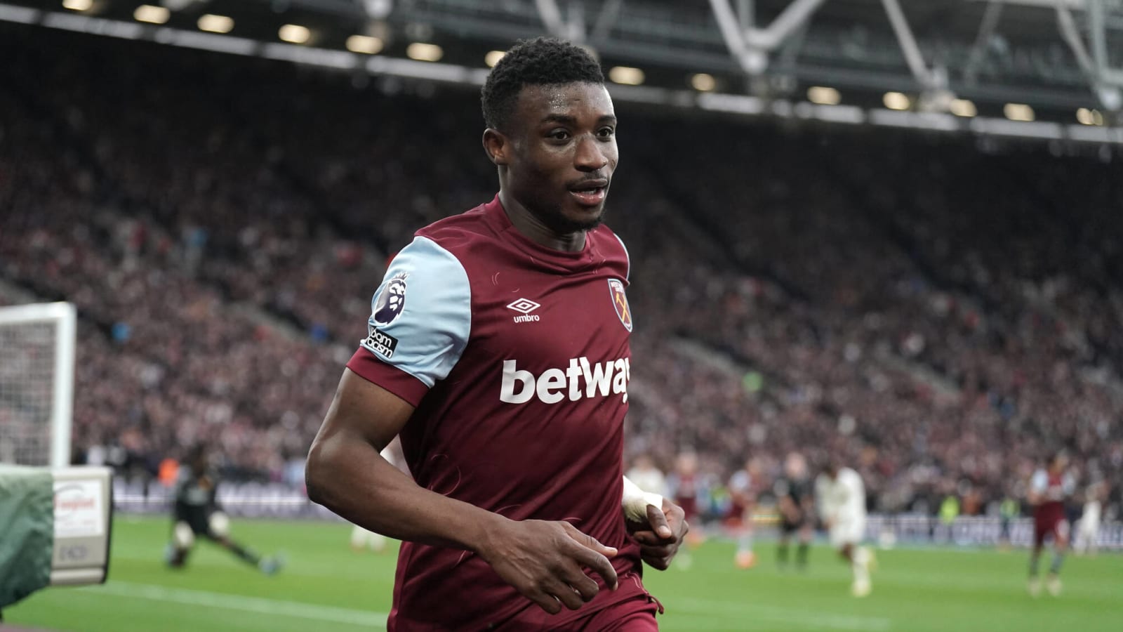Arsenal and Chelsea circling for West Ham star man