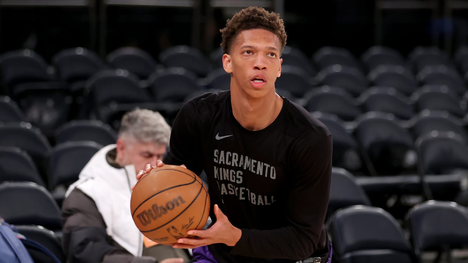 Mavericks Signing Kessler Edwards To Two-Way Contract