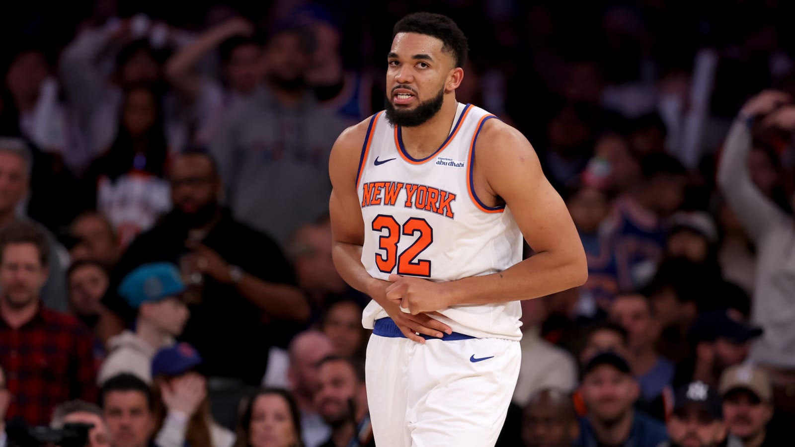 Karl-Anthony Towns changes out of controversial NFL gear in middle of game