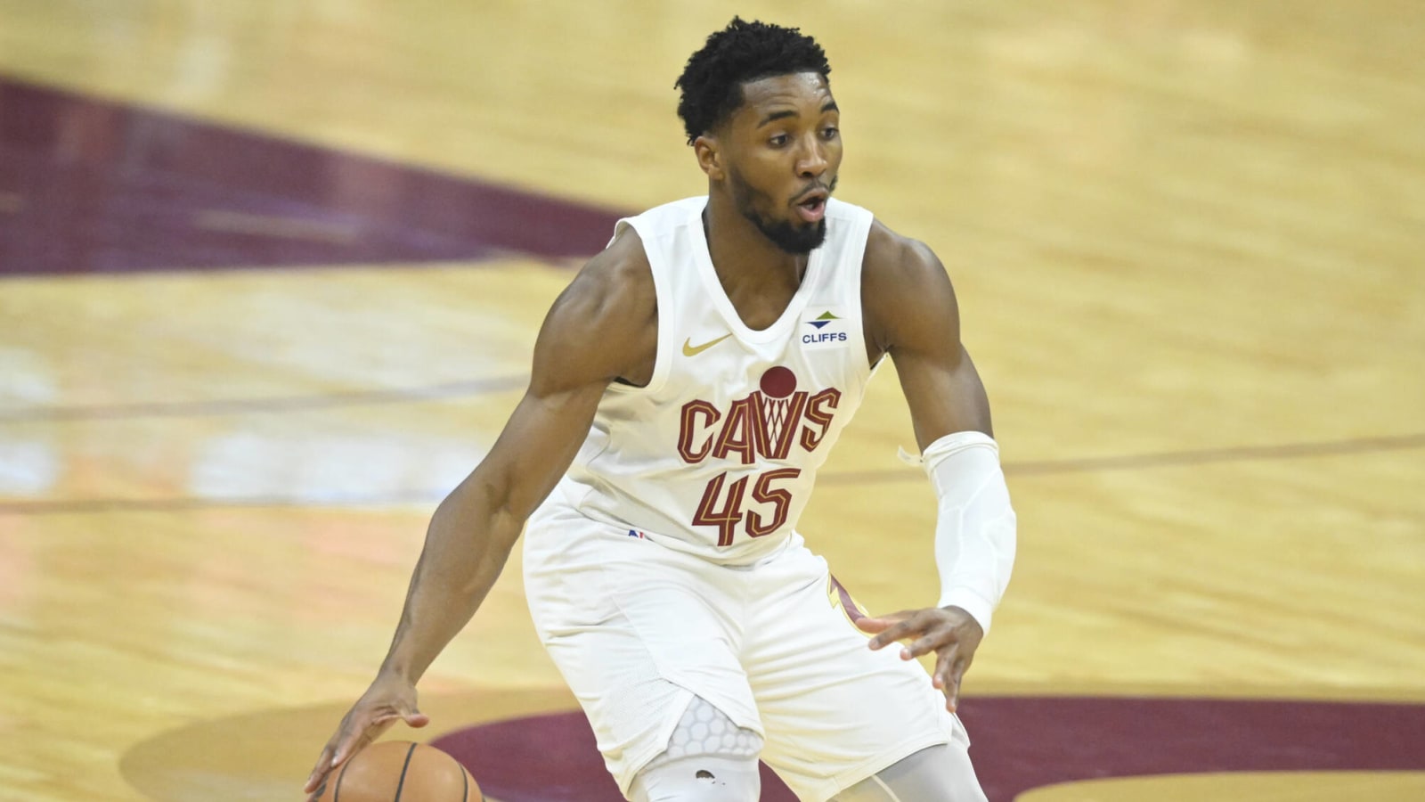Report: Cavs not looking to move Donovan Mitchell or shake up roster
