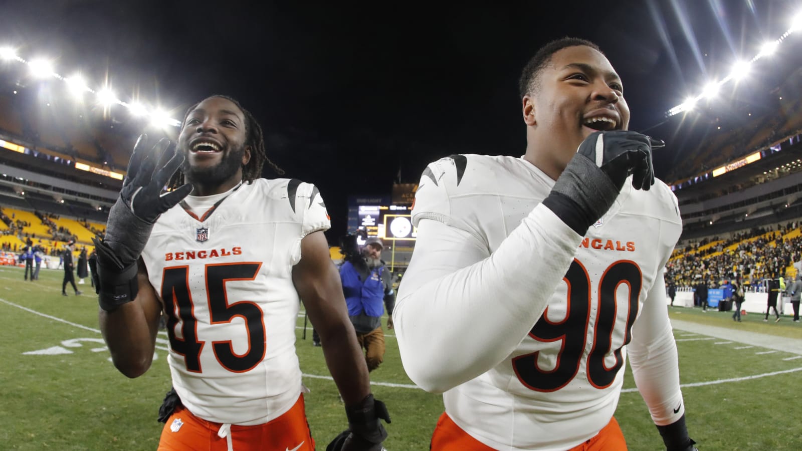 Bengals Troll Steelers in Locker Room after Win
