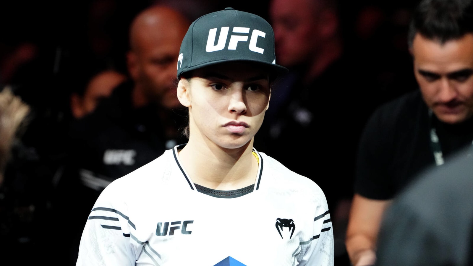 Previewing Ariane Lipski vs. Karine Silva