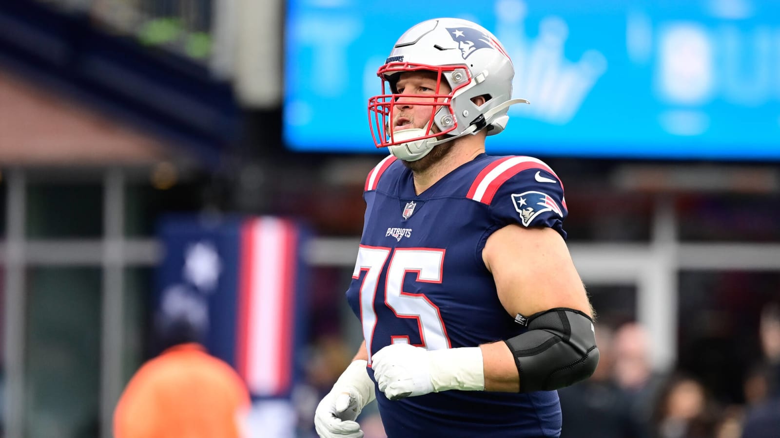 Patriots cut starting left tackle days after taking Drake Maye at No. 3