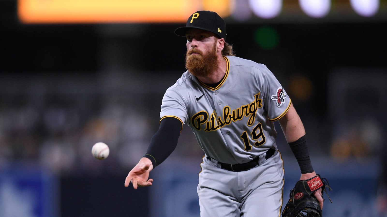 Pirates' Colin Moran leaves game with left groin discomfort