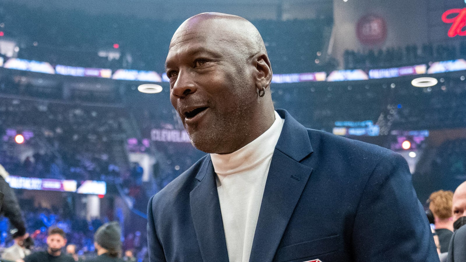 Michael Jordan finalizing sale of majority share of Charlotte Hornets