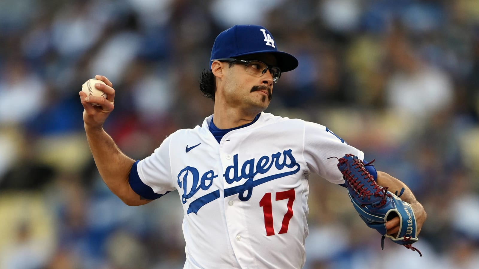 Dodgers plan to decline Joe Kelly's option