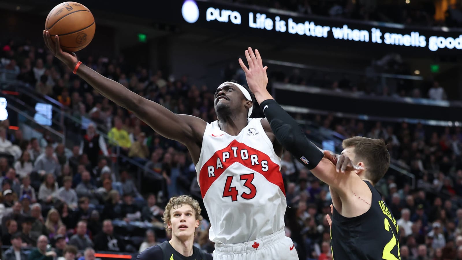 'It's a great trade': Charles Barkley weighs in on Pascal Siakam deal