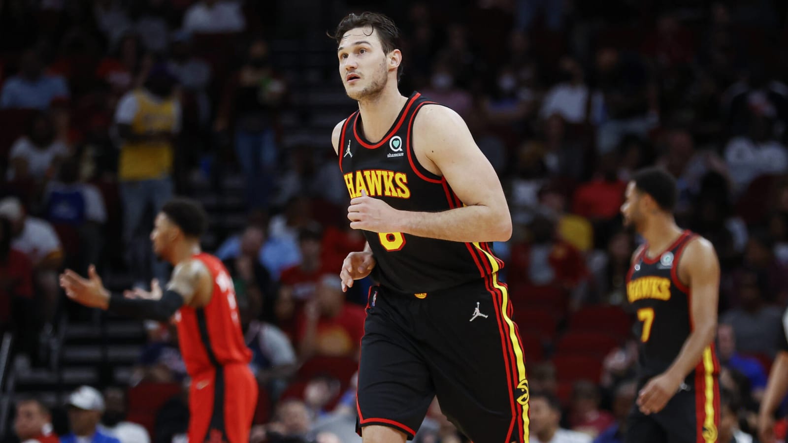 Danilo Gallinari hurts knee in World Cup qualifier