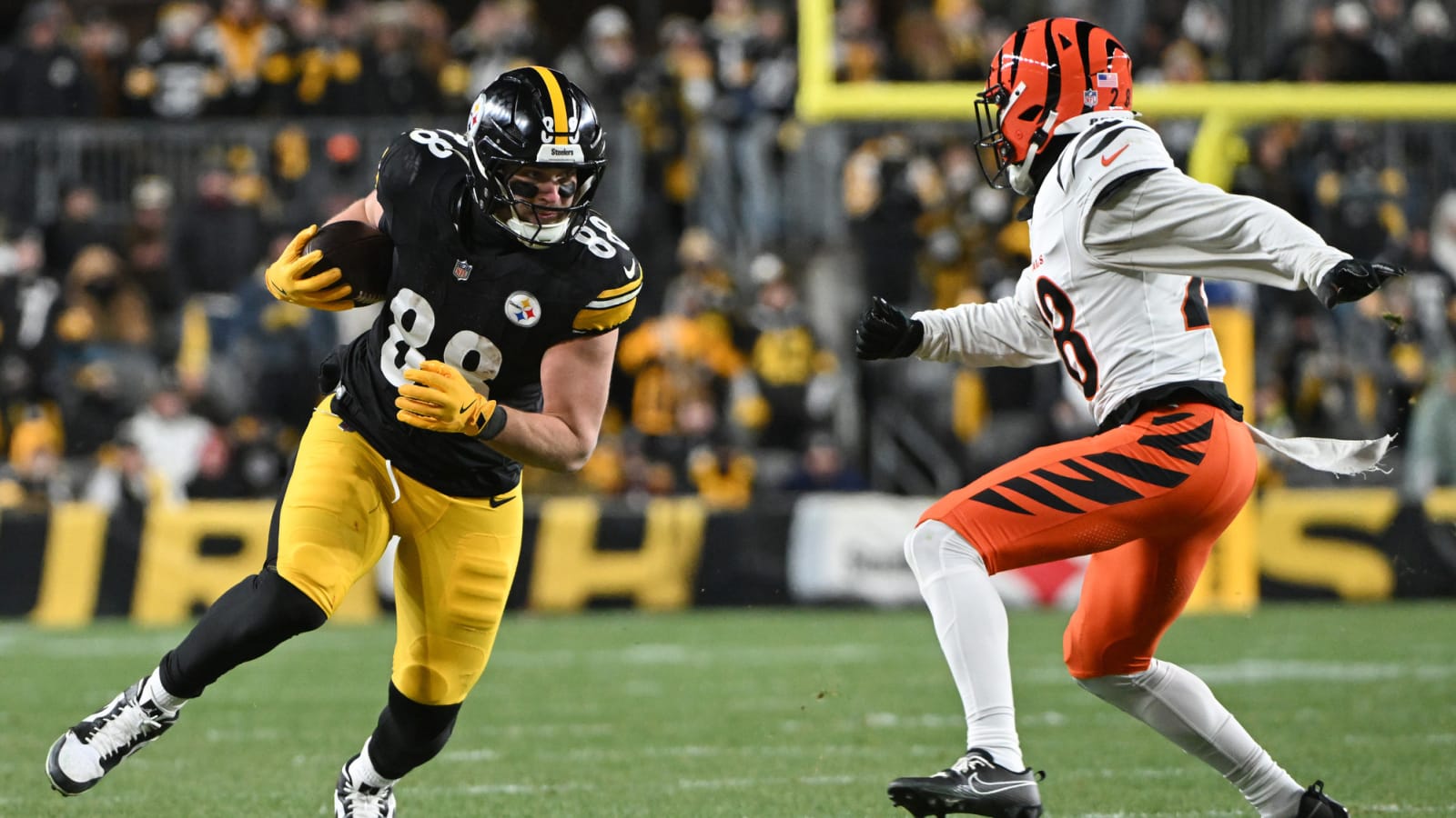 Steelers' Pat Freiermuth Sends Urgent Message To Fans Who Want Mike Tomlin Fired